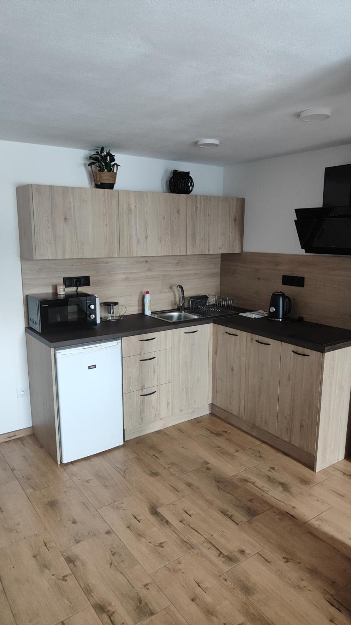 Apartman Basarija ฮราบูชิเซ ภายนอก รูปภาพ